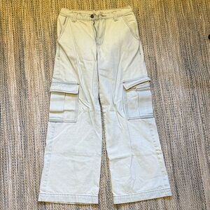 Women’s Cargo Pants J. Galt white with a tint of blue size 5